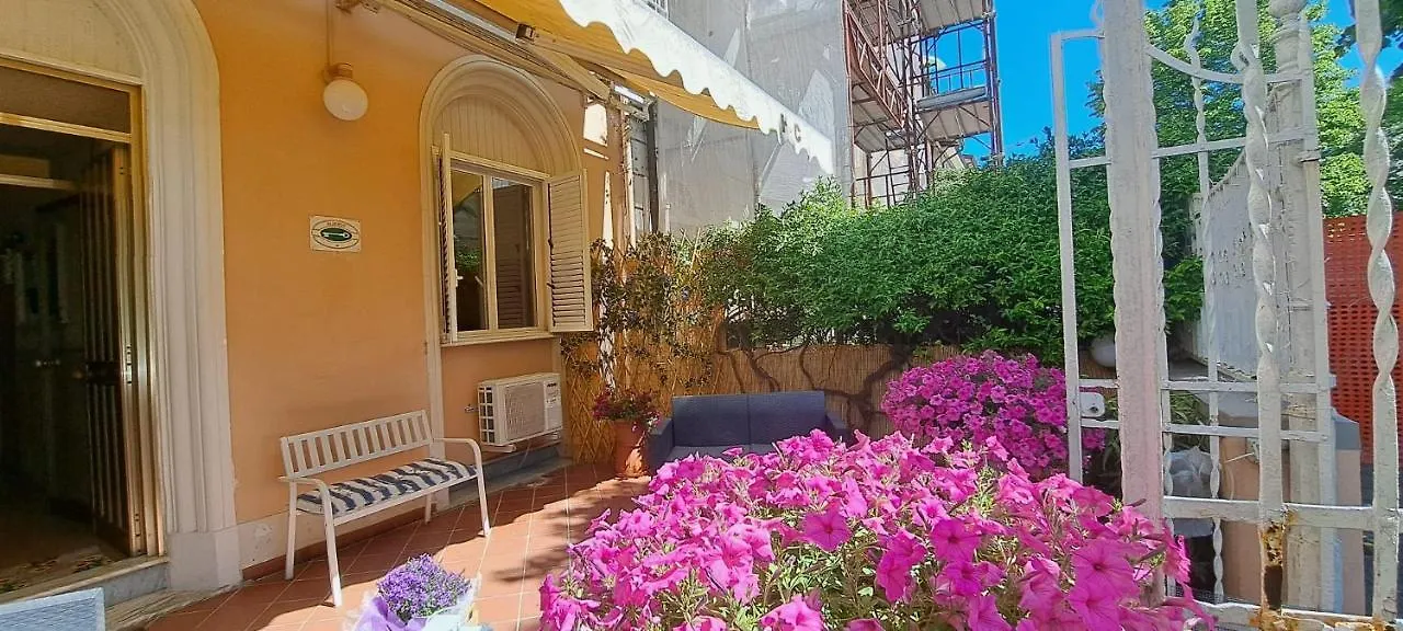 Hotel Canarco Viareggio 0*,  Italy